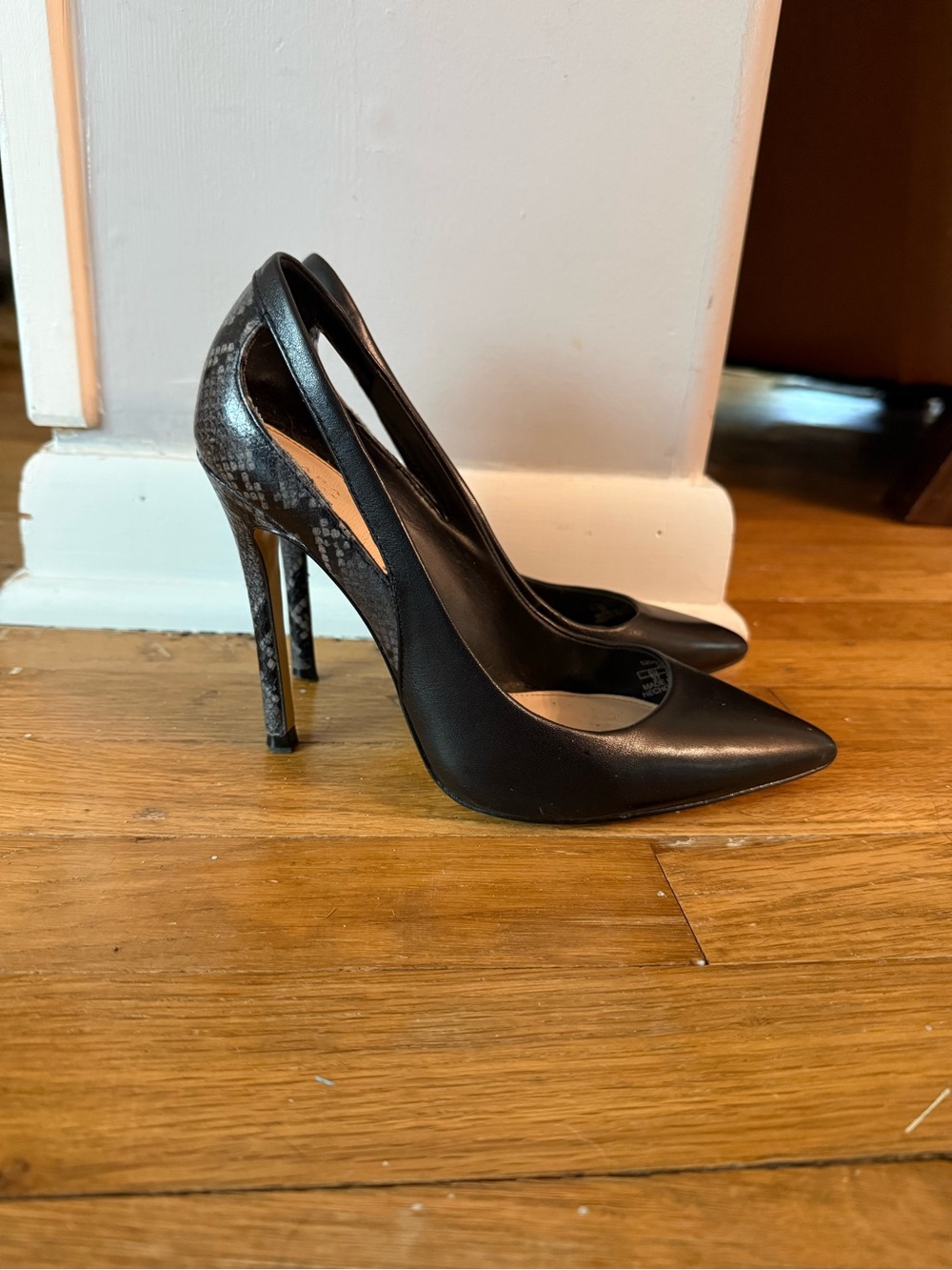 Zara Black Pointed Stiletto Pumps with Snake-Textured Heel